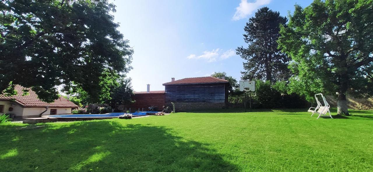 Хаджикольовата Къща Villa Medven ภายนอก รูปภาพ